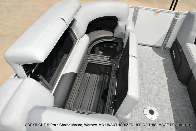 Slide: The Image of Sun Tracker Party Barge 22 DLX 2026 - 66