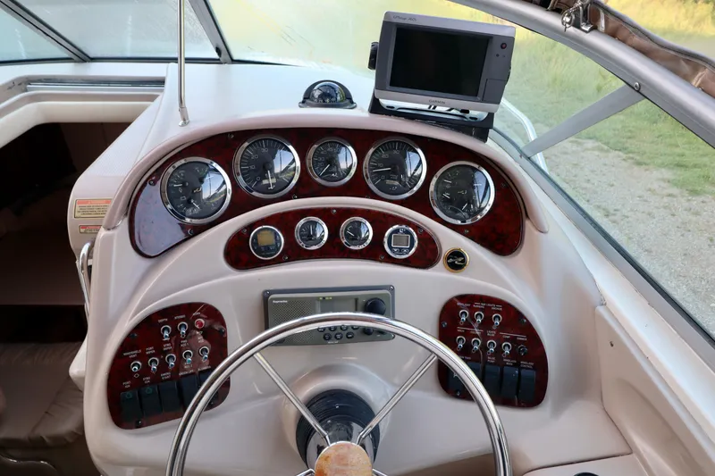 Slide: The Image of Sea Ray 280 Sundancer 2003 - 9