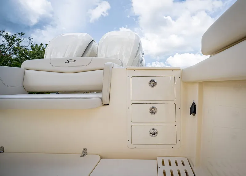 Slide: The Image of Scout 305 LXF 2026 - 14