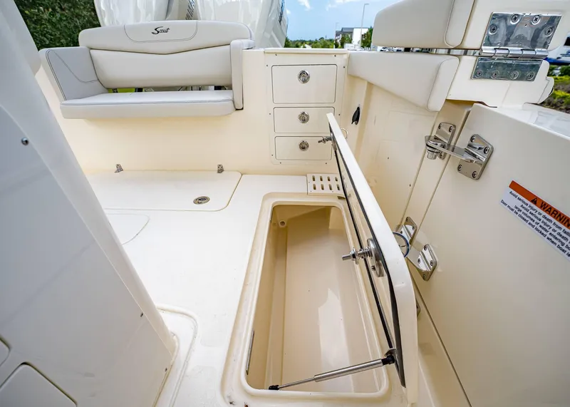 Slide: The Image of Scout 305 LXF 2026 - 16