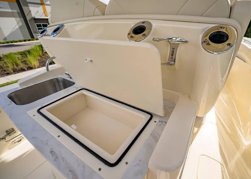 Slide: The Image of Scout 305 LXF 2026 - 21