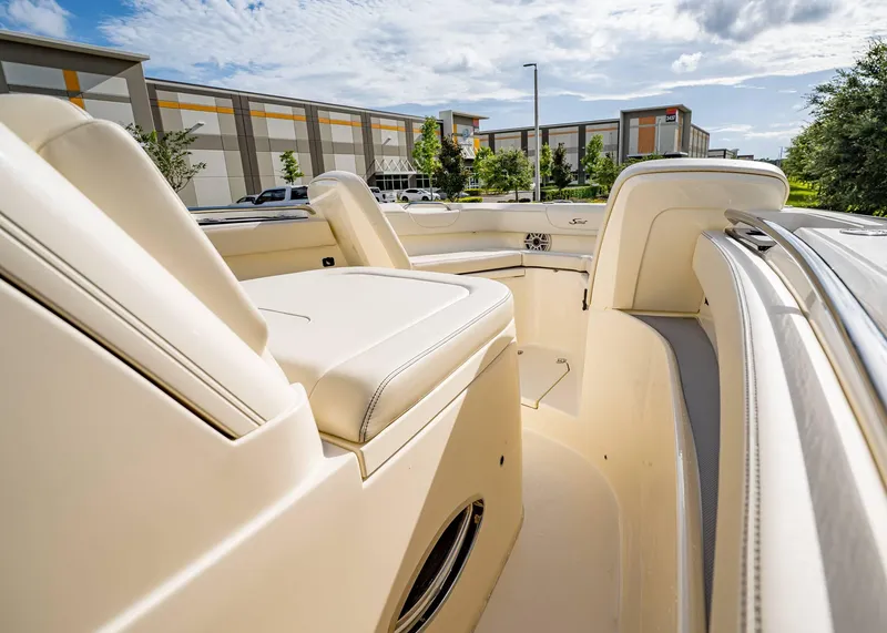 Slide: The Image of Scout 305 LXF 2026 - 50