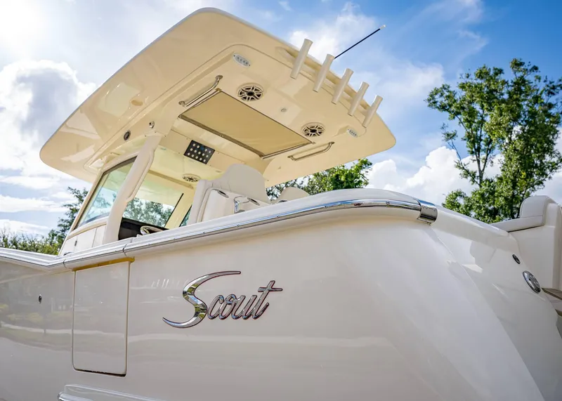 Slide: The Image of Scout 305 LXF 2026 - 7