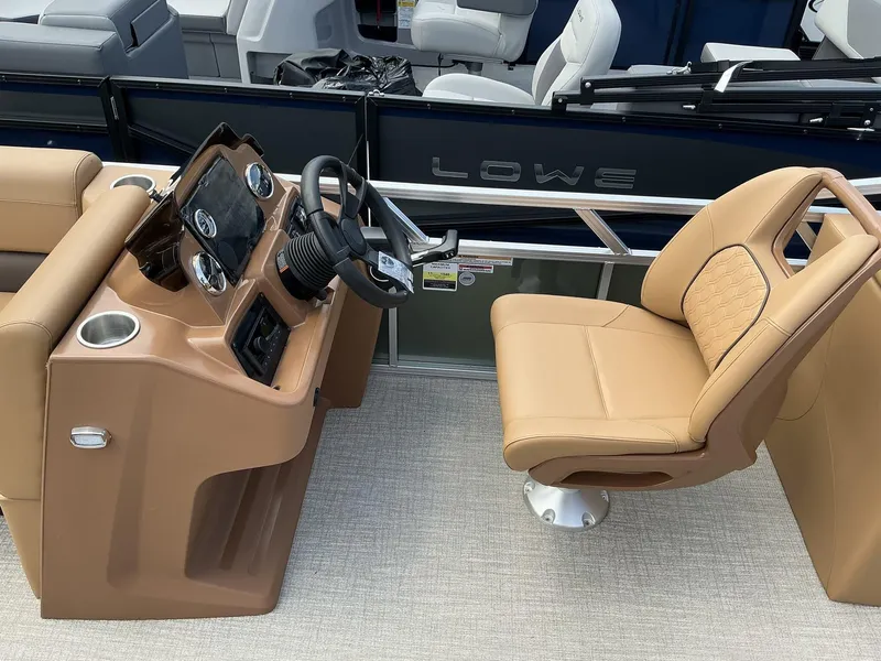Slide: The Image of Avalon VLS 23 QUAD LOUNGER 2025 - 7