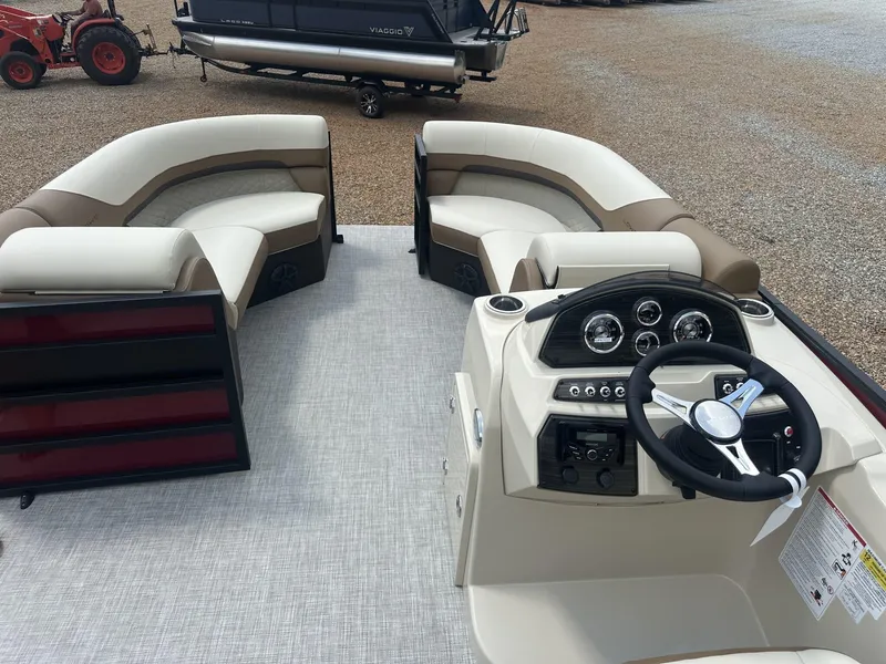 Slide: The Image of Lowe SS210 2025 - 12