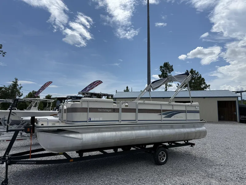 Slide: The Image of Harris Sunliner 220 BRAND NEW YAMAHA 90 SHO 2000 - 1