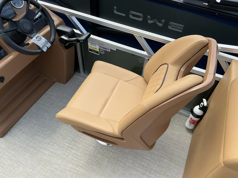 Slide: The Image of Avalon VLS 23 QUAD LOUNGER 2025 - 10