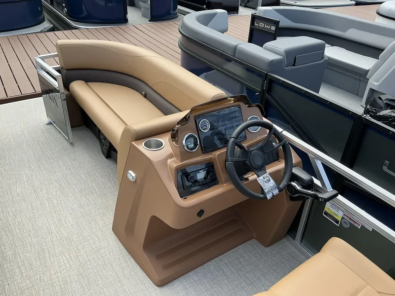 Slide: The Image of Avalon VLS 23 QUAD LOUNGER 2025 - 6