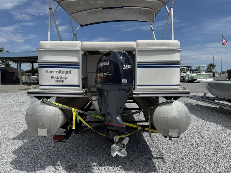 Slide: The Image of Harris Sunliner 220 BRAND NEW YAMAHA 90 SHO 2000 - 4