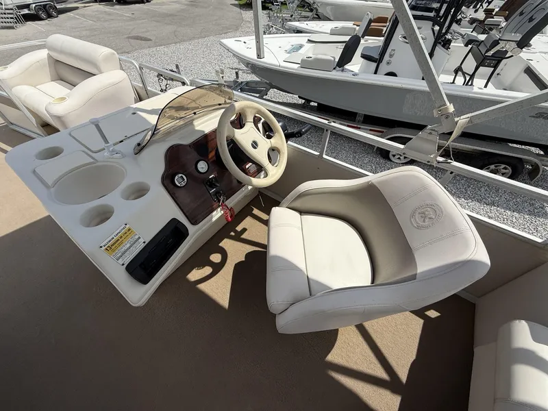 Slide: The Image of Harris Sunliner 220 BRAND NEW YAMAHA 90 SHO 2000 - 9