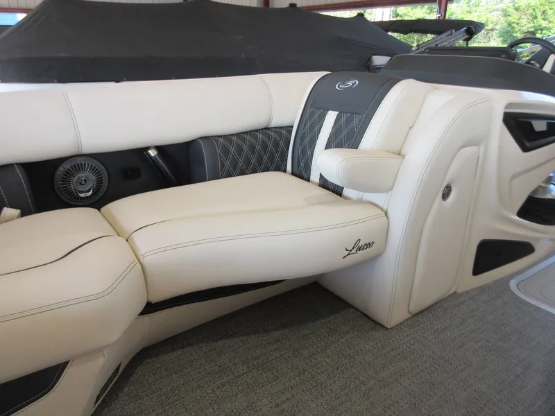 Slide: The Image of Barletta Lusso 23UC 2026 - 11