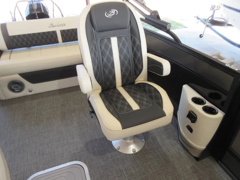 Slide: The Image of Barletta Lusso 23UC 2026 - 12