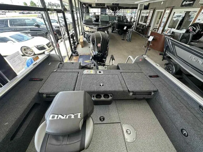 Slide: The Image of Lund 1775 Impact XS Sport 2025 - 10