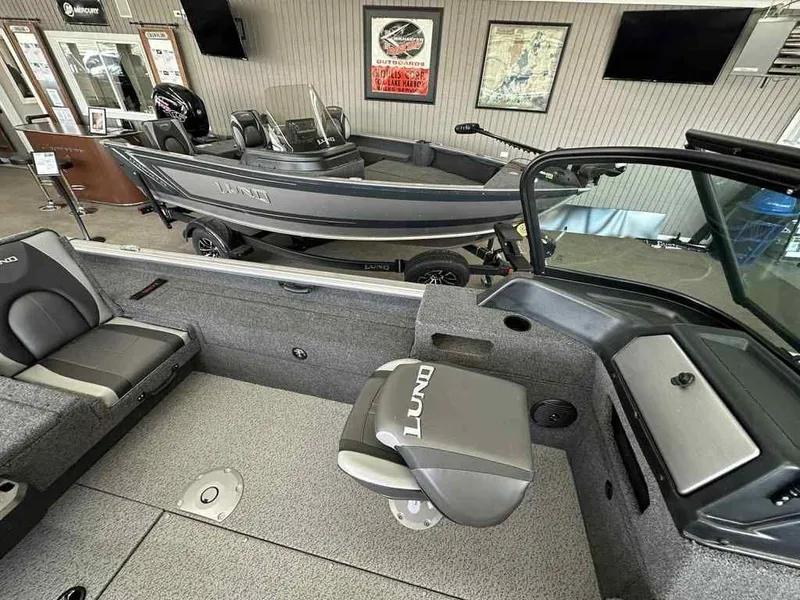 Slide: The Image of Lund 1775 Impact XS Sport 2025 - 8