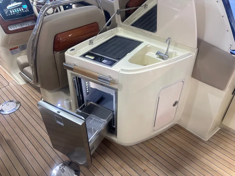 Slide: The Image of Chris-Craft Launch 31 GT 2026 - 14