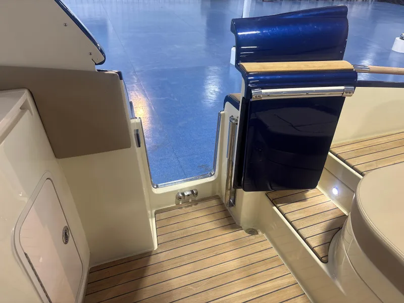 Slide: The Image of Chris-Craft Launch 31 GT 2026 - 26