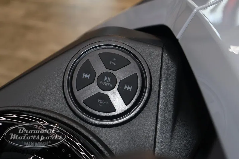 Slide: The Image of Sea-Doo FishPro Trophy 170 2025 - 17