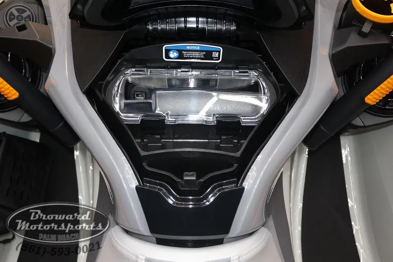 Slide: The Image of Sea-Doo FishPro Trophy 170 2025 - 23