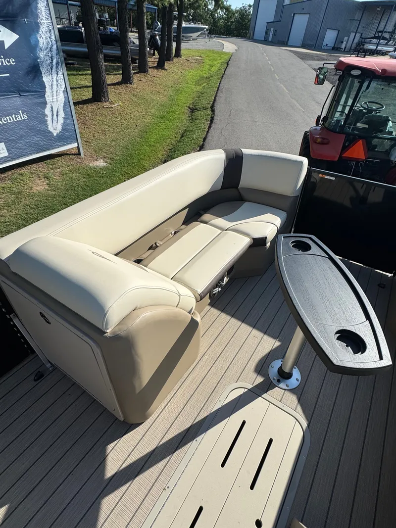 Slide: The Image of SunCatcher Select 322SS 2025 - 7