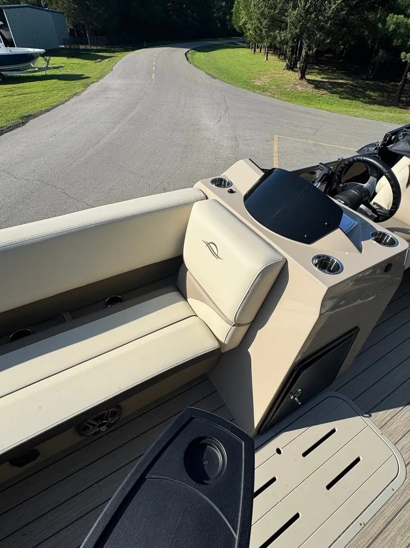 Slide: The Image of SunCatcher Select 322SS 2025 - 8