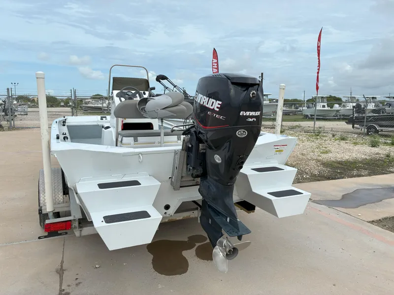 Slide: The Image of Alumacraft MV 2072 2009 - 9