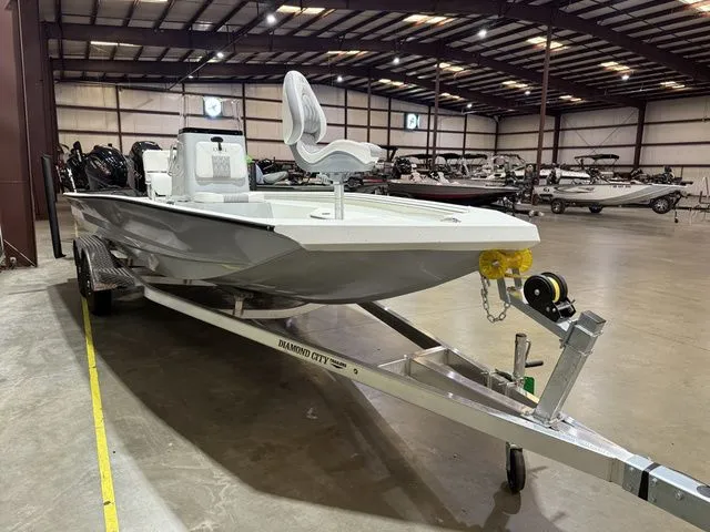 Slide: The Image of Excel Bay Pro Elite 220 W/Yamaha 175 "SHO" 2026 - 3