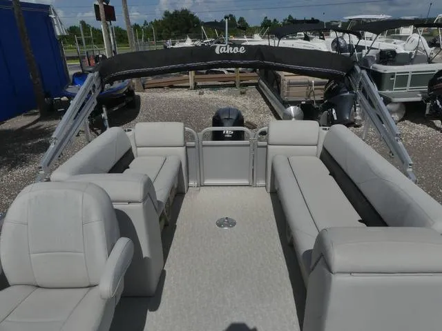 Slide: The Image of Tahoe SLT Quad Lounge 20' 2021 - 14