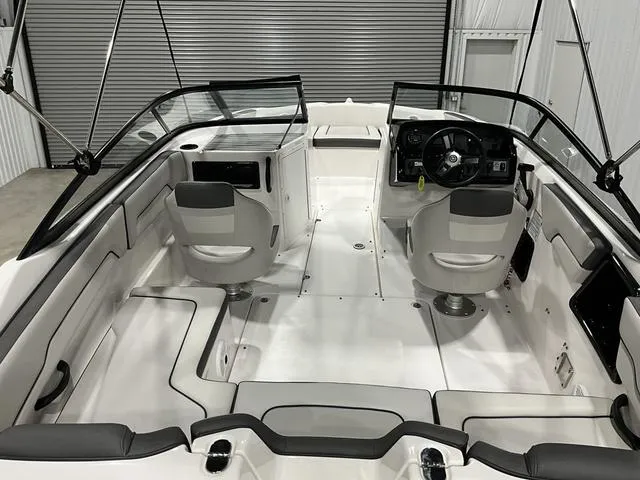 Slide: The Image of Yamaha SX190 2019 - 17