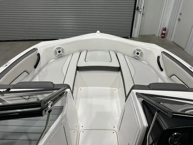 Slide: The Image of Yamaha SX190 2019 - 3