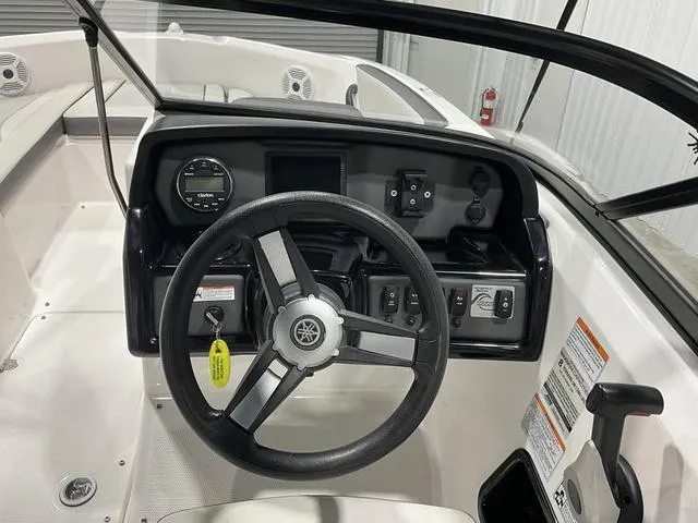 Slide: The Image of Yamaha SX190 2019 - 4