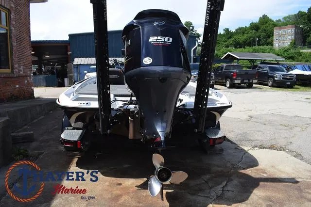 Slide: The Image of Phoenix Bass Boats 721 ProXP 2020 - 12