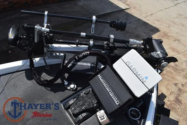 Slide: The Image of Phoenix Bass Boats 721 ProXP 2020 - 15