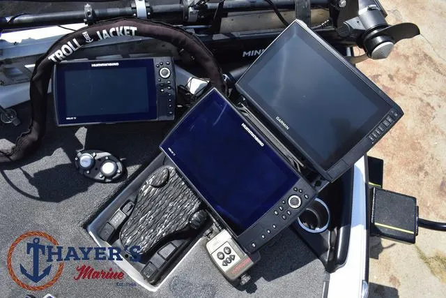 Slide: The Image of Phoenix Bass Boats 721 ProXP 2020 - 16