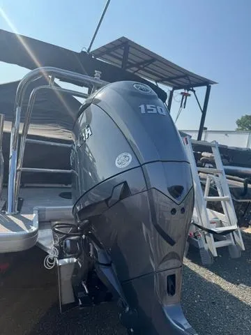 Slide: The Image of Godfrey Sweetwater 2286 SFL Tritoon - Yamaha 150 2026 - 3