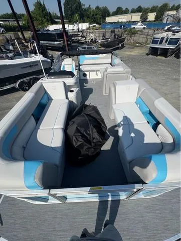 Slide: The Image of Godfrey Sweetwater 2286 SFL Tritoon - Yamaha 150 2026 - 5