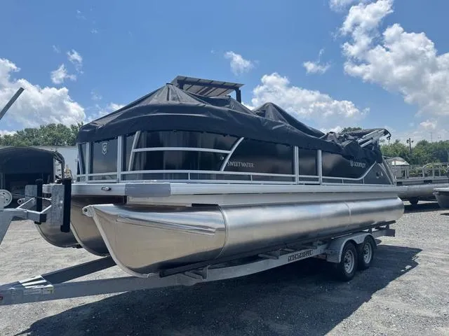 Slide: The Image of Godfrey Sweetwater 2286 SFLC Tritoon - Yamaha 150 2026 - 12