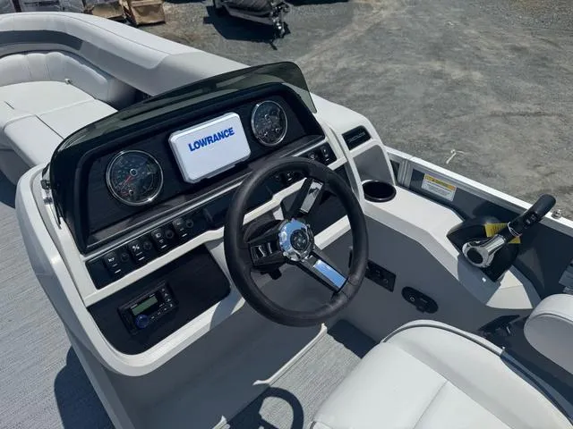 Slide: The Image of Godfrey Sweetwater 2286 SFLC Tritoon - Yamaha 150 2026 - 6