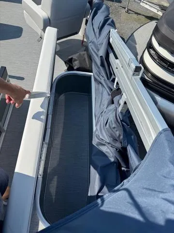 Slide: The Image of Godfrey Sweetwater 2286 SFL Tritoon - Yamaha 150 2026 - 14