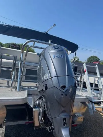 Slide: The Image of Godfrey Sweetwater 2286 SFL Tritoon - Yamaha 150 2026 - 3