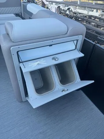 Slide: The Image of Godfrey Sweetwater 2286 SFL - Yamaha 250 SHO 2026 - 8