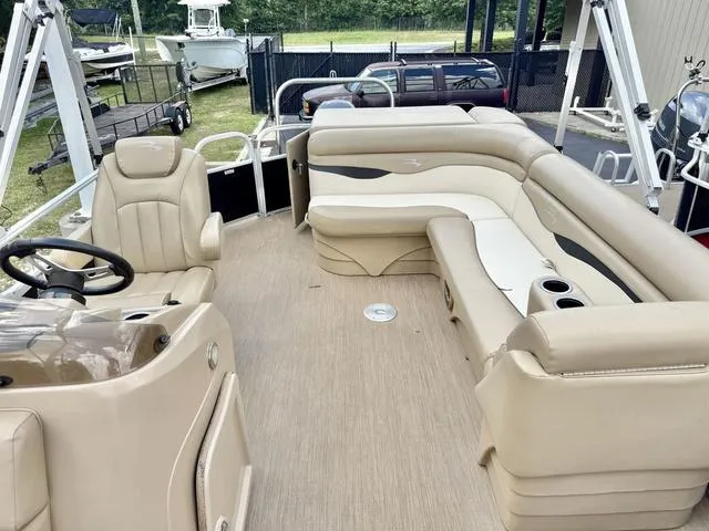 Slide: The Image of Bennington 22 SL 2017 - 4