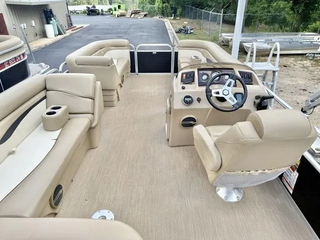 Slide: The Image of Bennington 22 SL 2017 - 7