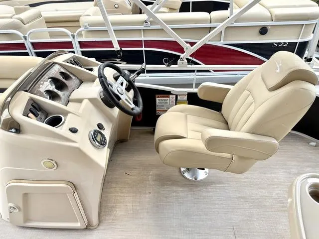 Slide: The Image of Bennington 22SL 2018 - 5