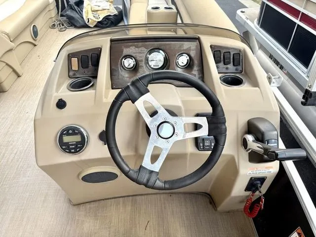 Slide: The Image of Bennington 22SL 2018 - 6