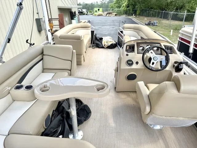 Slide: The Image of Bennington 22SL 2018 - 7