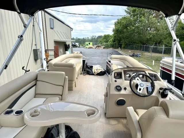 Slide: The Image of Bennington 22SL 2018 - 8