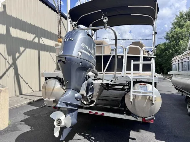 Slide: The Image of Bennington 22SL 2018 - 9