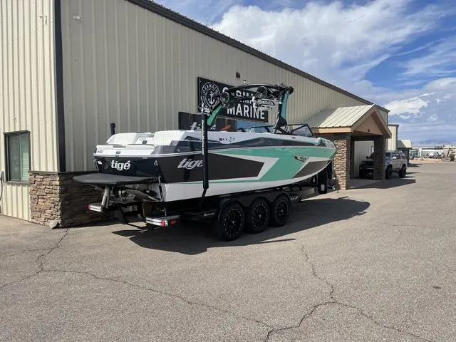 Slide: The Image of Tigé 24RZX 2022 - 3