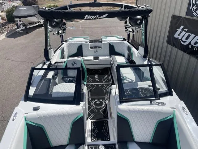 Slide: The Image of Tigé 24RZX 2022 - 5