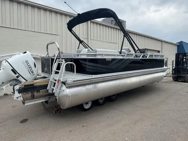 Slide: The Image of Tahoe Sport 2385 QL 2025 - 4